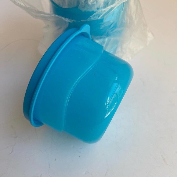 TUPPERWARE Wavy Snack Cups Set 4 Lunch Box 4oz Salt Water Bowls with Lids /Seals - Picture 3 of 6